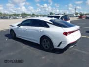 ✅ 2024 Kia K5 LXS • VIN: 5XXG14J22RG237572 • Lot: 42578921. Wystawiony na IAAI z przebiegiem 30 508 mil. Bezpłatny archiwum sprzedaży aukcyjnych z USA i szczegółowy raport historii pojazdu na DreamBid. Zdjęcie 3.