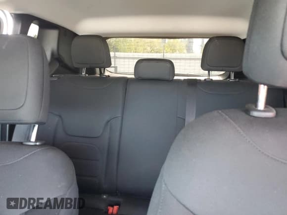 ✅ 2018 Jeep Renegade Latitude • VIN: ZACCJABB0JPJ18895 • Lot: 81675885. Wystawiony na Copart z przebiegiem Nie podano. Bezpłatny archiwum sprzedaży aukcyjnych z USA i szczegółowy raport historii pojazdu na DreamBid. Zdjęcie 10.