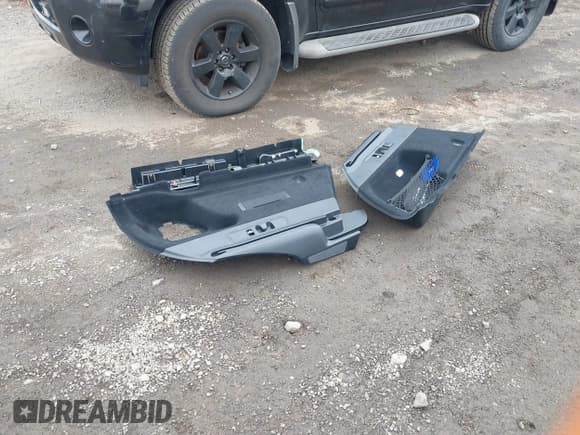 ✅ 2023 Mercedes-Benz GLC 300 • VIN: W1NKM4HBXPF029614 • Lot: 41633136. Wystawiony na IAAI z przebiegiem 12 810 mil. Bezpłatny archiwum sprzedaży aukcyjnych z USA i szczegółowy raport historii pojazdu na DreamBid. Zdjęcie 12.