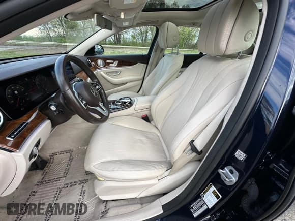 ✅ 2019 Mercedes-Benz E 450 • VIN: WDDZH6JB9KA591631 • Lot: 63604075. Wystawiony na Copart z przebiegiem 158 139 mil. Bezpłatny archiwum sprzedaży aukcyjnych z USA i szczegółowy raport historii pojazdu na DreamBid. Zdjęcie 12.
