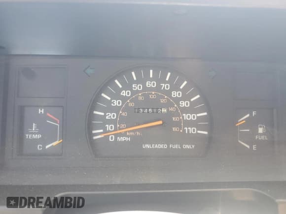 ✅ 1986 Toyota Pickup • VIN: JT4RN63R3G0089482 • Lot: 61452085. Wystawiony na Copart z przebiegiem 134 512 mil. Bezpłatny archiwum sprzedaży aukcyjnych z USA i szczegółowy raport historii pojazdu na DreamBid. Zdjęcie 9.