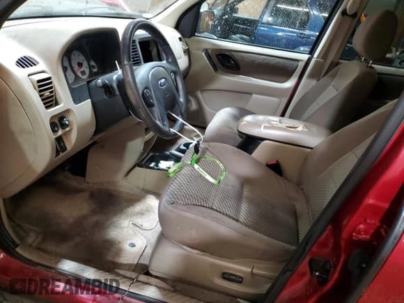 ✅ 2004 Ford Escape XLT • VIN: 1FMYU03164KA62973 • Lot: 57392315. Listed on Copart with 90,229 mi. Free auction sales archive from the USA and detailed vehicle history report at DreamBid. Image 7.