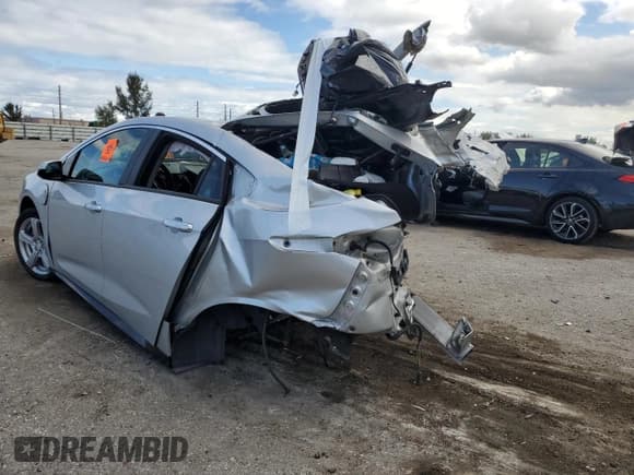 ✅ 2018 Chevrolet Volt LT • VIN: 1G1RC6S51JU132262 • Lot: 44316424. Wystawiony na Copart z przebiegiem Nie podano. Bezpłatny archiwum sprzedaży aukcyjnych z USA i szczegółowy raport historii pojazdu na DreamBid. Zdjęcie 2.