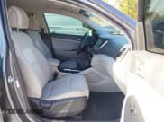 ✅ 2017 Hyundai Tucson Sport • VIN: KM8J3CA20HU429359 • Lot: 43643292. Wystawiony na IAAI z przebiegiem 125 049 mil. Bezpłatny archiwum sprzedaży aukcyjnych z USA i szczegółowy raport historii pojazdu na DreamBid. Zdjęcie 5.