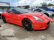 ✅ 2014 Ferrari California • VIN: ZFF65TJA3E0196898 • Lot: 74082304. Wystawiony na Copart z przebiegiem 15 451 mil. Bezpłatny archiwum sprzedaży aukcyjnych z USA i szczegółowy raport historii pojazdu na DreamBid. Zdjęcie 4.