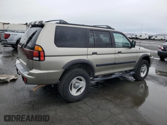 ✅ 2000 Mitsubishi Montero Sport LS • VIN: JA4LS31H3YP019989 • Lot: 82031914. Wystawiony na Copart z przebiegiem 154 176 mil. Bezpłatny archiwum sprzedaży aukcyjnych z USA i szczegółowy raport historii pojazdu na DreamBid. Zdjęcie 3.