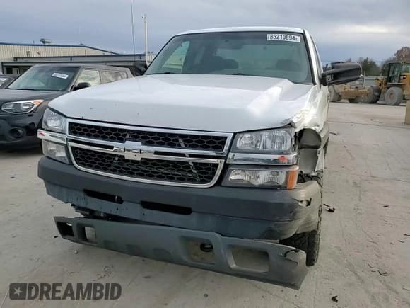 ✅ 2006 Chevrolet Silverado 2500HD Work Truck • VIN: 1GCHK29226E117541 • Лот: 85210894. Опубликован ранее на Copart с пробегом 323 223 миль. Бесплатный доступ к архиву аукционных продаж из США и подробный отчёт об истории автомобиля на DreamBid. Изображение 10.