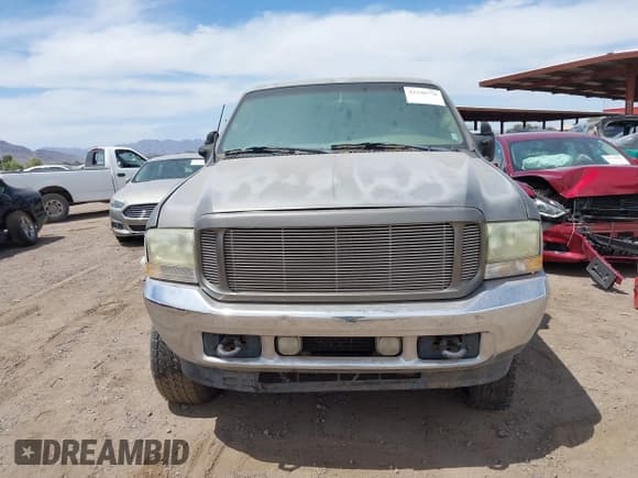 ✅ 2003 Ford Excursion Limited • VIN: 1FMSU43P23EB56475 • Lot: 42376969. Wystawiony na IAAI z przebiegiem 213 603 mil. Bezpłatny archiwum sprzedaży aukcyjnych z USA i szczegółowy raport historii pojazdu na DreamBid. Zdjęcie 6.