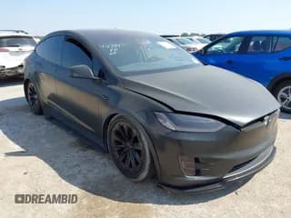 ✅ 2017 Tesla Model X 90D • VIN: 5YJXCAE20HF039268 • Lot: 43229767. Wystawiony na IAAI z przebiegiem 113 186 mil. Bezpłatny archiwum sprzedaży aukcyjnych z USA i szczegółowy raport historii pojazdu na DreamBid. Zdjęcie 1.
