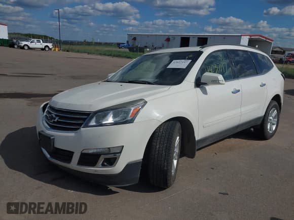 ✅ 2013 Chevrolet Traverse LT • VIN: 1GNKVJKD9DJ189724 • Lot: 43037197. Wystawiony na IAAI z przebiegiem 156 728 mil. Bezpłatny archiwum sprzedaży aukcyjnych z USA i szczegółowy raport historii pojazdu na DreamBid. Zdjęcie 2.