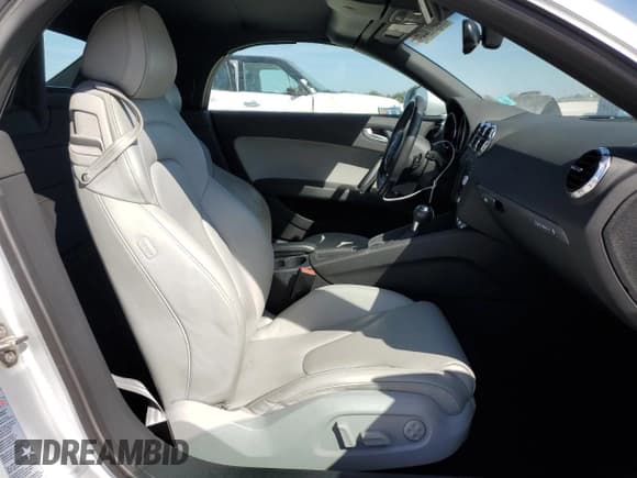 ✅ 2011 Audi TT • VIN: TRU4FAFK1B1014183 • Лот: 46117125. Опубликован ранее на Copart с пробегом 62 848 миль. Бесплатный доступ к архиву аукционных продаж из США и подробный отчёт об истории автомобиля на DreamBid. Изображение 10.