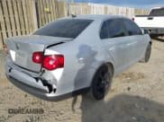 ✅ 2008 Volkswagen Jetta SE • VIN: 3VWRZ71K08M187848 • Lot: 41918064. Wystawiony na IAAI z przebiegiem 181 998 mil. Bezpłatny archiwum sprzedaży aukcyjnych z USA i szczegółowy raport historii pojazdu na DreamBid. Zdjęcie 4.