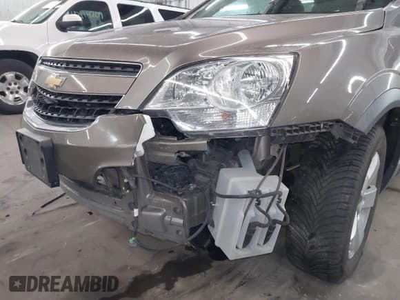 ✅ 2012 Chevrolet Captiva Sport LS • VIN: 3GNAL2EK2CS558082 • Lot: 42110772. Wystawiony na IAAI z przebiegiem 83 253 mil. Bezpłatny archiwum sprzedaży aukcyjnych z USA i szczegółowy raport historii pojazdu na DreamBid. Zdjęcie 6.