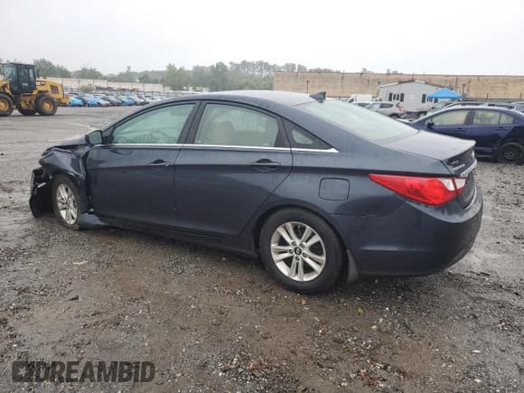 ✅ 2013 Hyundai Sonata GLS • VIN: 5NPEB4AC3DH677097 • Lot: 72851194. Listed on Copart with 106,436 mi. Free auction sales archive from the USA and detailed vehicle history report at DreamBid. Image 2.