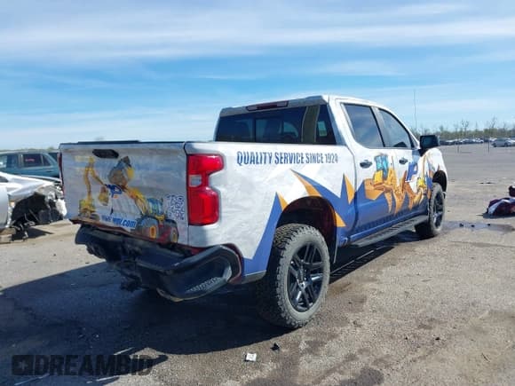 ✅ 2023 Chevrolet Silverado 1500 LT Trail Boss • VIN: 3GCUDFED3PG197885 • Lot: 41733427. Wystawiony na IAAI z przebiegiem 64 911 mil. Bezpłatny archiwum sprzedaży aukcyjnych z USA i szczegółowy raport historii pojazdu na DreamBid. Zdjęcie 4.