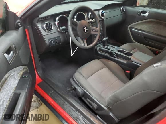 ✅ 2008 Ford Mustang Deluxe • VIN: 1ZVHT80N185119000 • Lot: 88174965. Listed on Copart with 148,104 mi. Free auction sales archive from the USA and detailed vehicle history report at DreamBid. Image 8.