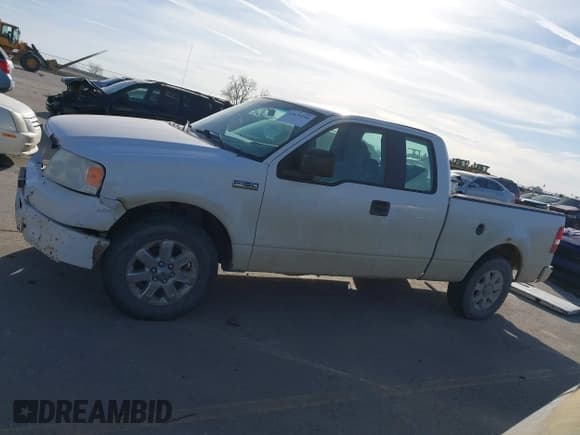 ✅ 2007 Ford F-150 STX • VIN: 1FTRX12W97KD24685 • Lot: 43679598. Wystawiony na IAAI z przebiegiem 189 618 mil. Bezpłatny archiwum sprzedaży aukcyjnych z USA i szczegółowy raport historii pojazdu na DreamBid. Zdjęcie 14.