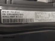 ✅ 2025 Jeep Grand Cherokee Altitude X • VIN: 1C4RJHAG5SC278876 • Лот: 42261321. Опубликован ранее на IAAI с пробегом 819 миль. Бесплатный доступ к архиву аукционных продаж из США и подробный отчёт об истории автомобиля на DreamBid. Изображение 9.