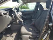 ✅ 2024 Toyota Corolla Cross LE • VIN: 7MUCAAAG7RV093403 • Lot: 80806725. Wystawiony na Copart z przebiegiem 12 152 mil. Bezpłatny archiwum sprzedaży aukcyjnych z USA i szczegółowy raport historii pojazdu na DreamBid. Zdjęcie 7.