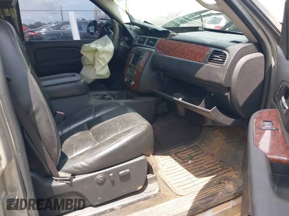 2007 Chevrolet Silverado 1500 1LT with VIN 2GCEK13M171638115, listed as a IAAI auction lot 42615225 with Not provided miles and . Bid and sale history available at DreamBid. Image 5.