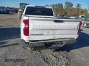 ✅ 2023 Chevrolet Silverado 1500 Work Truck • VIN: 1GCRDAED8PZ142227 • Lot: 43235296. Wystawiony na IAAI z przebiegiem 20 029 mil. Bezpłatny archiwum sprzedaży aukcyjnych z USA i szczegółowy raport historii pojazdu na DreamBid. Zdjęcie 17.