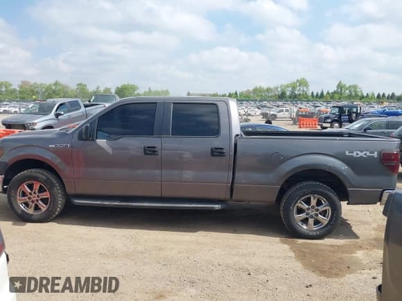 ✅ 2011 Ford F-150 XL • VIN: 1FTFW1EF0BKE14348 • Lot: 42262047. Listed on IAAI with 213,031 mi. Free auction sales archive from the USA and detailed vehicle history report at DreamBid. Image 14.