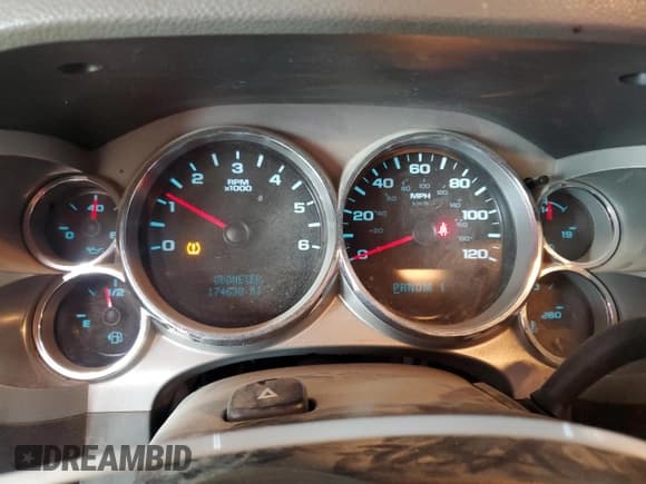 ✅ 2011 Chevrolet Silverado 2500HD • VIN: 1GB2KVCG7BZ444827 • Лот: 72022815. Опубликован ранее на Copart с пробегом 174 638 миль. Бесплатный доступ к архиву аукционных продаж из США и подробный отчёт об истории автомобиля на DreamBid. Изображение 9.