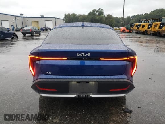 ✅ 2025 Kia K4 LXS • VIN: 3KPFT4DE9SE088491 • Lot: 81883675. Wystawiony na Copart z przebiegiem 5 847 mil. Bezpłatny archiwum sprzedaży aukcyjnych z USA i szczegółowy raport historii pojazdu na DreamBid. Zdjęcie 6.