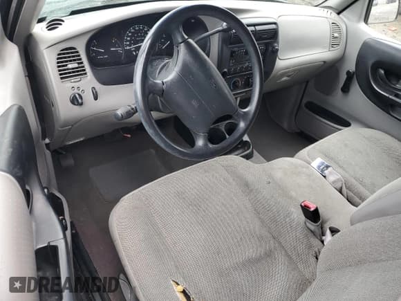 ✅ 2000 Ford Ranger XL • VIN: 1FTYR10C7YPA70526 • Lot: 43578045. Listed on Copart with 166,599 mi. Free auction sales archive from the USA and detailed vehicle history report at DreamBid. Image 8.