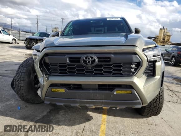 ✅ 2024 Toyota Tacoma TRD Off Road Hybrid • VIN: 3TYLC5LN9RT015510 • Lot: 82502775. Listed on Copart with 8,386 mi. Free auction sales archive from the USA and detailed vehicle history report at DreamBid. Image 5.