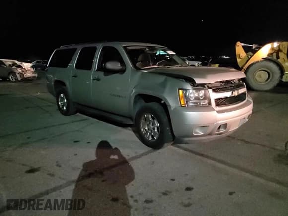 ✅ 2009 Chevrolet Suburban LS • VIN: 1GNFC16J99R188878 • Лот: 81380554. Опубликован ранее на Copart с пробегом 222 975 миль. Бесплатный доступ к архиву аукционных продаж из США и подробный отчёт об истории автомобиля на DreamBid. Изображение 12.
