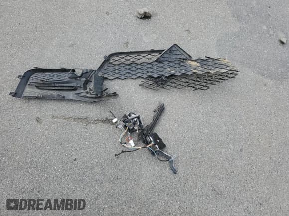 ✅ 2024 Toyota Corolla Hybrid LE • VIN: JTDBDMHE9RJ004320 • Lot: 85290655. Listed on Copart with 64,380 mi. Free auction sales archive from the USA and detailed vehicle history report at DreamBid. Image 12.