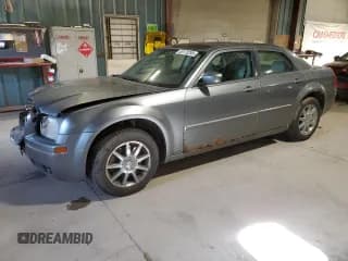 ✅ 2007 Chrysler 300 Limited • VIN: 2C3LK53G67H806996 • Lot: 50170285. Wystawiony na Copart z przebiegiem 167 425 mil. Bezpłatny archiwum sprzedaży aukcyjnych z USA i szczegółowy raport historii pojazdu na DreamBid. Zdjęcie 1.