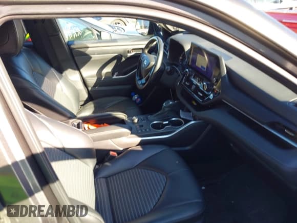 ✅ 2023 Toyota Highlander XSE • VIN: 5TDKDRBH5PS508265 • Lot: 43348265. Listed on IAAI with 156,556 mi. Free auction sales archive from the USA and detailed vehicle history report at DreamBid. Image 5.