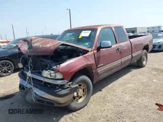 2000 Chevrolet Silverado 2500 LS z VIN 1GCGC29U0YE292335, wystawiony jako IAAI lot #41952831 z przebiegiem 276 544 mil mil oraz . Historia ofert i sprzedaży dostępna na DreamBid. Obrazek 2.