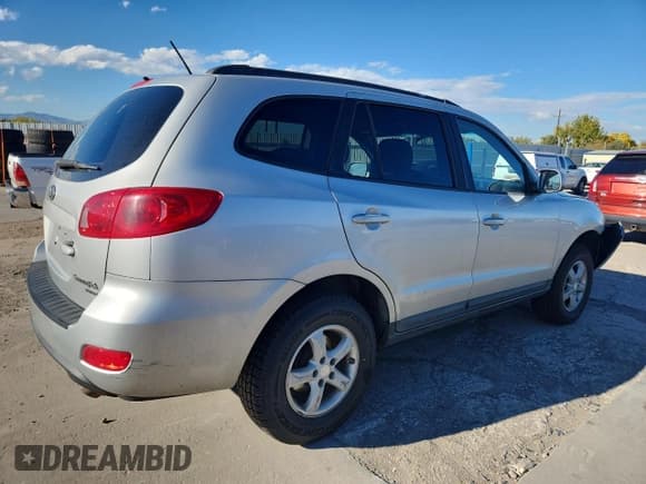 ✅ 2008 Hyundai Santa Fe GLS • VIN: 5NMSG73D88H133953 • Lot: 86900635. Listed on Copart with 169,732 mi. Free auction sales archive from the USA and detailed vehicle history report at DreamBid. Image 3.