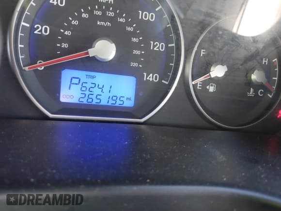 ✅ 2010 Hyundai Santa Fe GLS • VIN: 5NMSG3AB1AH387200 • Lot: 43576734. Listed on IAAI with 265,195 mi. Free auction sales archive from the USA and detailed vehicle history report at DreamBid. Image 7.