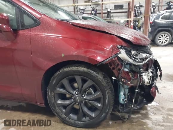 ✅ 2019 Chrysler Pacifica Limited • VIN: 2C4RC1GG8KR507230 • Лот: 42316239. Опубликован ранее на IAAI с пробегом 43 292 миль. Бесплатный доступ к архиву аукционных продаж из США и подробный отчёт об истории автомобиля на DreamBid. Изображение 17.