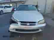 1998 Honda Accord LX z VIN 1HGCG5647WA082037, wystawiony jako Copart lot #84946085 z przebiegiem 156 715 mil mil oraz Szkoda całkowita • Salvage title. Historia ofert i sprzedaży dostępna na DreamBid. Obrazek 5.