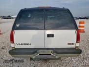 ✅ 1998 GMC Yukon • VIN: 1GKEK13R0WJ701256 • Lot: 65425065. Listed on Copart with 266,898 mi. Free auction sales archive from the USA and detailed vehicle history report at DreamBid. Image 6.