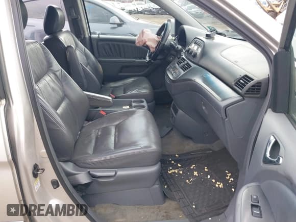 ✅ 2006 Honda Odyssey EX-L • VIN: 5FNRL38796B452539 • Lot: 43690465. Wystawiony na IAAI z przebiegiem 127 937 mil. Bezpłatny archiwum sprzedaży aukcyjnych z USA i szczegółowy raport historii pojazdu na DreamBid. Zdjęcie 5.