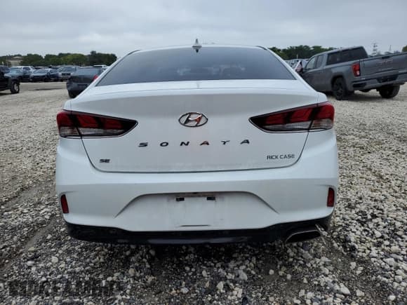 ✅ 2018 Hyundai Sonata SE • VIN: 5NPE24AF5JH668245 • Lot: 67388712. Listed on Copart with 53,694 mi. Free auction sales archive from the USA and detailed vehicle history report at DreamBid. Image 6.