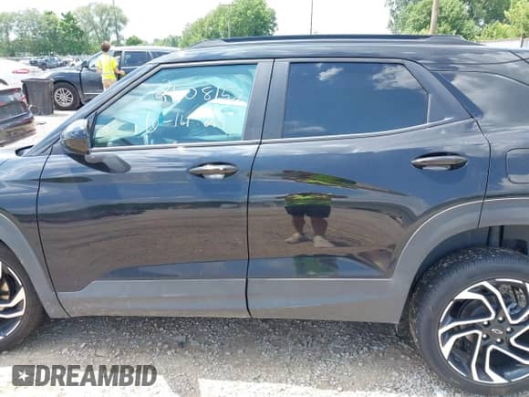 2025 Chevrolet TrailBlazer RS с VIN KL79MUSL5SB080135, выставлен на аукционе IAAI как лот 42618033 с пробегом 14 074 миль миль и . История ставок и продаж доступна на DreamBid. Изображение 15.