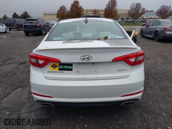 ✅ 2015 Hyundai Sonata Sport • VIN: 5NPE34AF1FH136995 • Lot: 43670248. Wystawiony na IAAI z przebiegiem 112 374 mil. Bezpłatny archiwum sprzedaży aukcyjnych z USA i szczegółowy raport historii pojazdu na DreamBid. Zdjęcie 16.