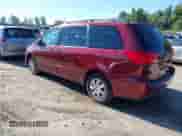 2009 Toyota Sienna CE z VIN 5TDZK23C09S244311, wystawiony jako IAAI lot #43171728 z przebiegiem 262 770 mil mil oraz . Historia ofert i sprzedaży dostępna na DreamBid. Obrazek 3.