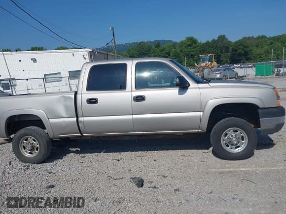 ✅ 2004 Chevrolet Silverado 2500HD LS • VIN: 1GCHC23U94F182997 • Лот: 42682053. Опубликован ранее на IAAI с пробегом 227 282 миль. Бесплатный доступ к архиву аукционных продаж из США и подробный отчёт об истории автомобиля на DreamBid. Изображение 13.