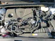 ✅ 2024 Toyota Camry Hybrid SE • VIN: 4T1G31AK0RU076475 • Lot: 82749245. Wystawiony na Copart z przebiegiem 10 497 mil. Bezpłatny archiwum sprzedaży aukcyjnych z USA i szczegółowy raport historii pojazdu na DreamBid. Zdjęcie 16.