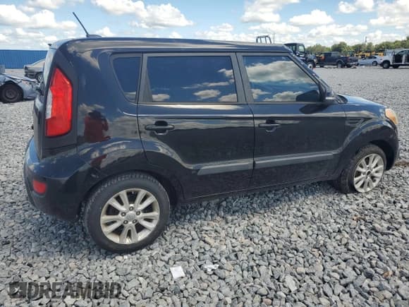 ✅ 2013 Kia Soul + • VIN: KNDJT2A61D7749266 • Лот: 81487005. Опубликован ранее на Copart с пробегом 107 449 миль. Бесплатный доступ к архиву аукционных продаж из США и подробный отчёт об истории автомобиля на DreamBid. Изображение 3.