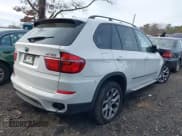 ✅ 2011 BMW X5 35i • VIN: 5UXZV4C57BL404484 • Lot: 43822833. Wystawiony na IAAI z przebiegiem Nie podano. Bezpłatny archiwum sprzedaży aukcyjnych z USA i szczegółowy raport historii pojazdu na DreamBid. Zdjęcie 4.
