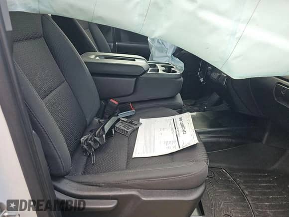 2023 Chevrolet Silverado 1500 Work Truck z VIN 1GCUDAED3PZ183973, wystawiony jako IAAI lot #43624318 z przebiegiem 66 196 mil mil oraz . Historia ofert i sprzedaży dostępna na DreamBid. Obrazek 33.